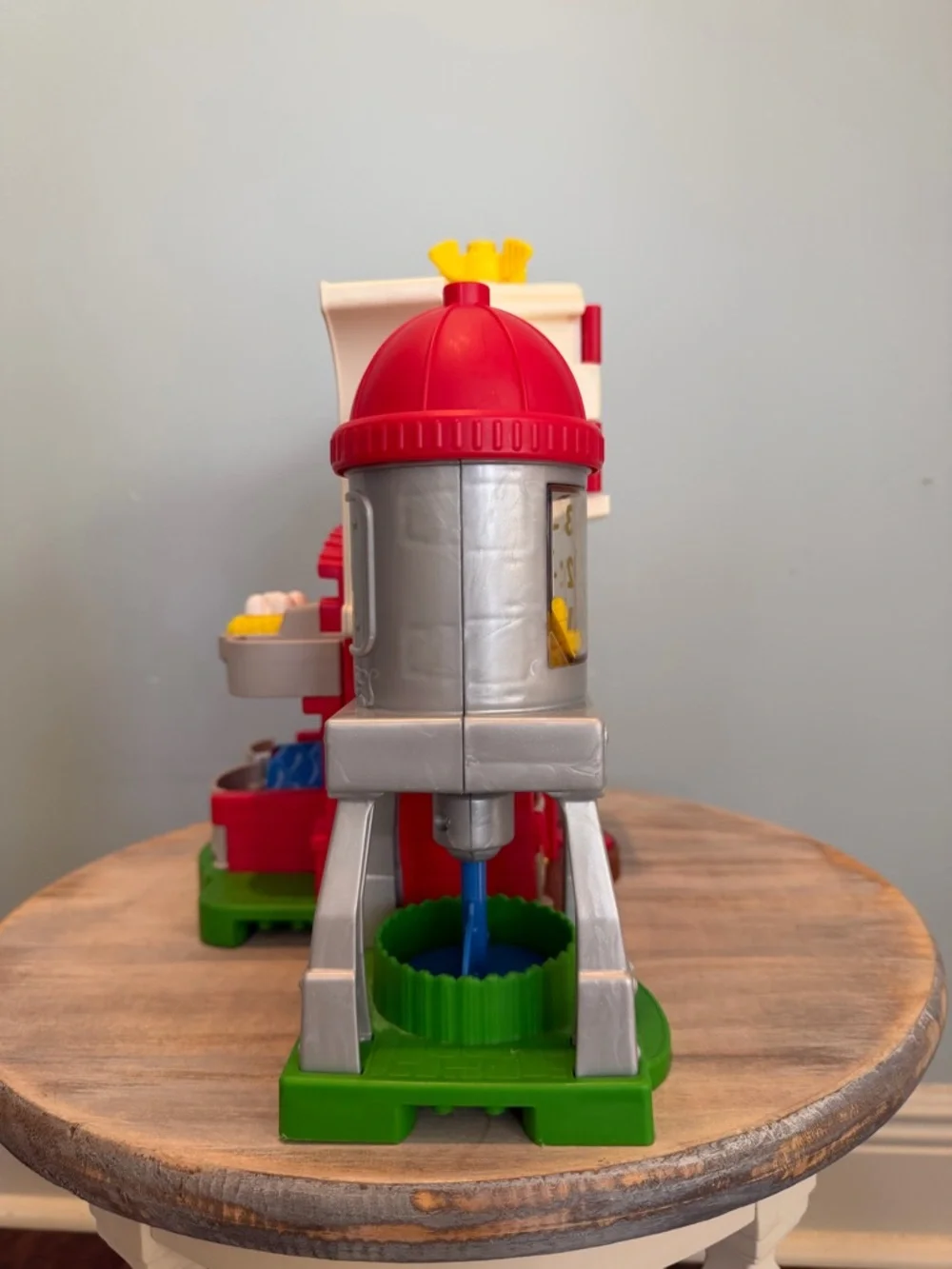 Fisher Price Little People Caring for Animals Barn playset